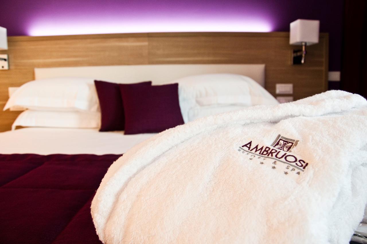 Ambruosi Village Resort & Spa Massignano Bagian luar foto