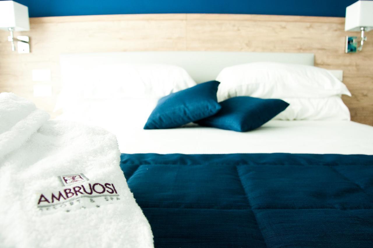 Ambruosi Village Resort & Spa Massignano Bagian luar foto