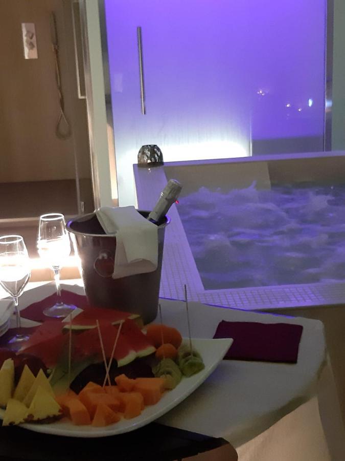 Ambruosi Village Resort & Spa Massignano Bagian luar foto